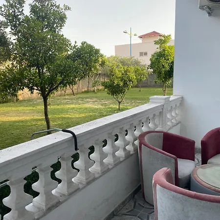 Апартаменты Briart Дуррес