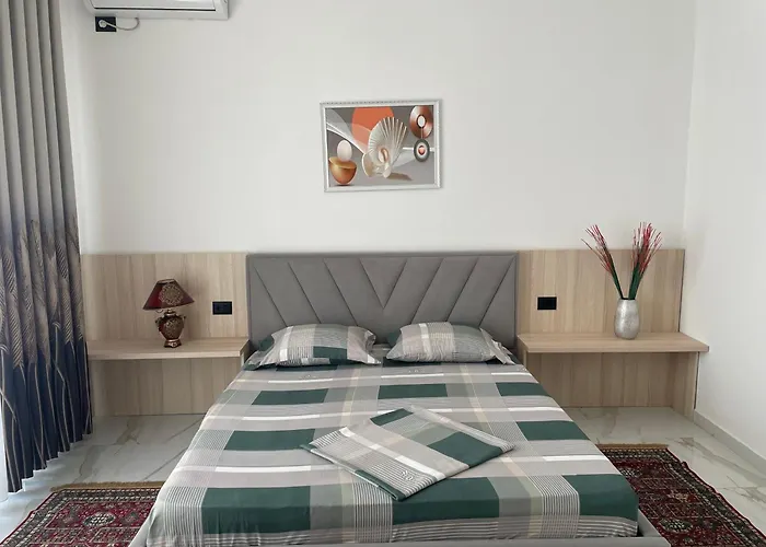Briart Apartment *